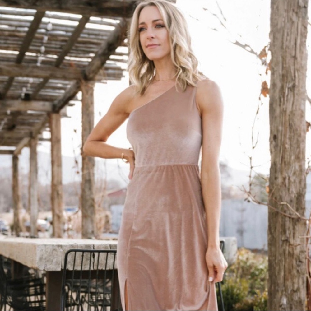 Baltic Born Tatiana dress in Champagne